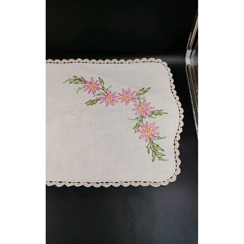 Vtg Hand Embroidered Table Runner Dresser Scarf Floral Crochet Lace Trim Edge